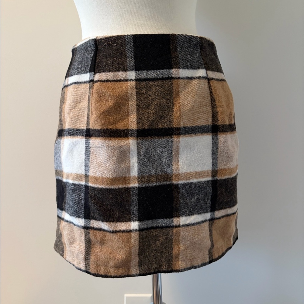 Plaid Mini Skirt in Tan and Black